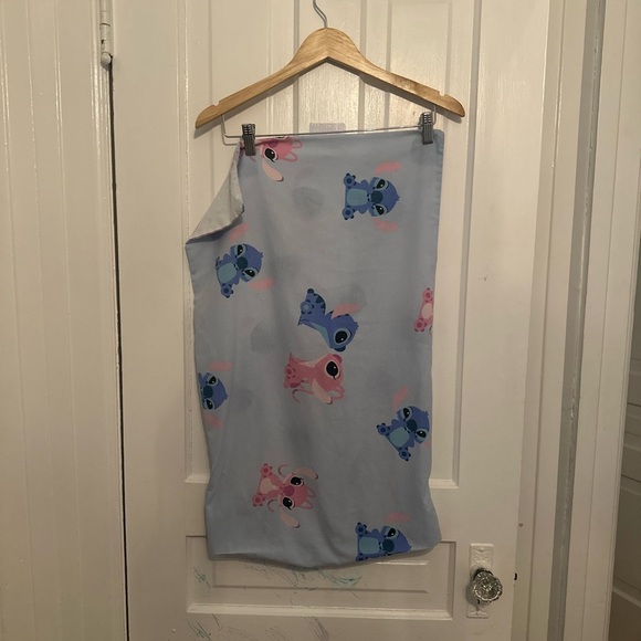 Reversible Twin duvet cover and pillow case for stitch and angel. - Picture 3 of 3